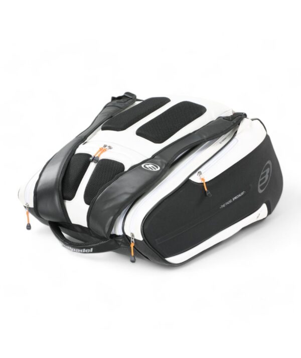 Paletero Bullpadel Hack Blanco